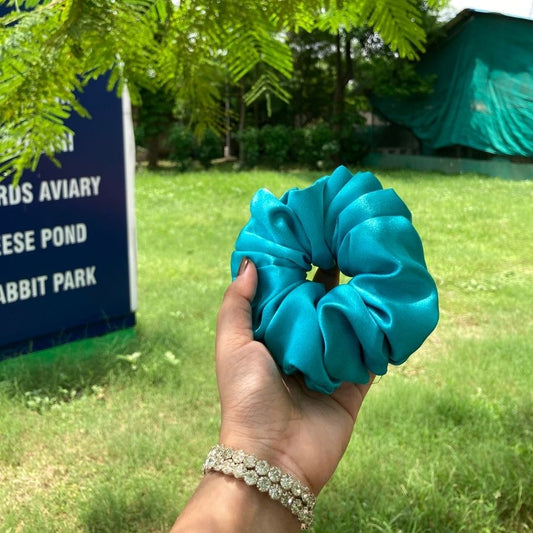Why Scrunchies Are the Best Hair Accessory for Healthy Hair